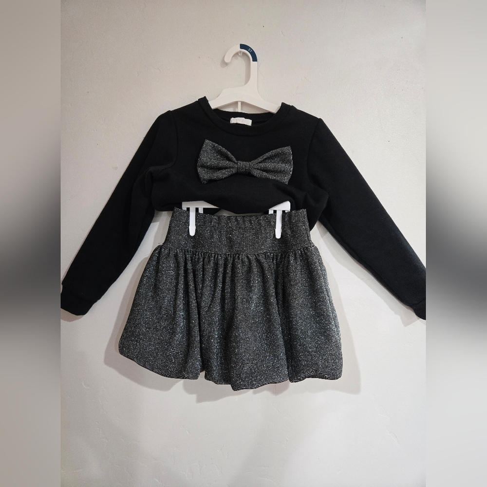 Black and‎ Silver Kids Sweatshirt with Bow Set - Picture 3 of 4